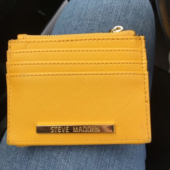 Handbags - Steve Madden Wallet 💛